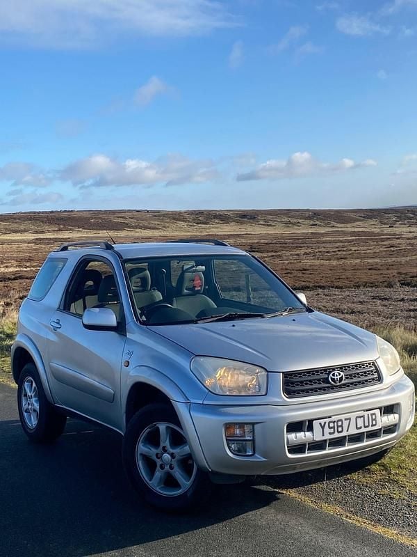 Used Toyota RAV4 2001 Silver Hatchback