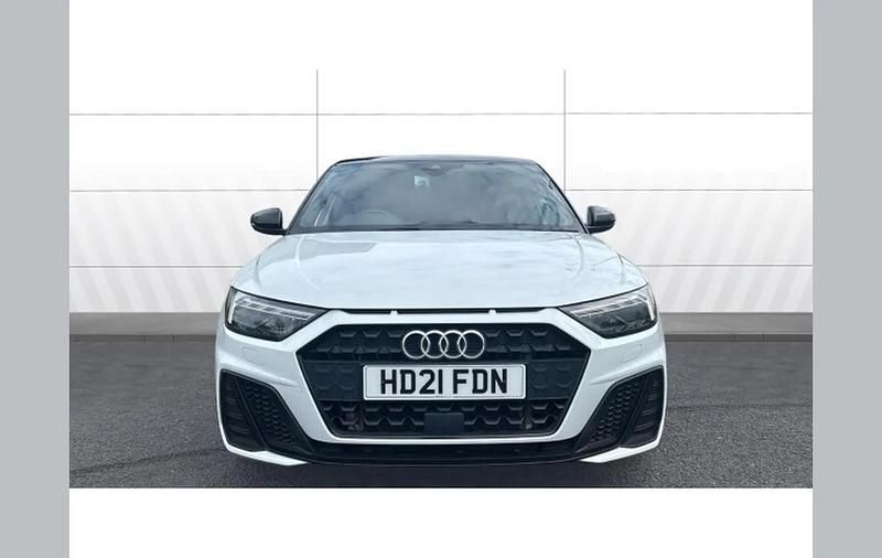 Begagnad Audi A1 Black Edition 150 HK (110 kW) 2021 Vit SUV
