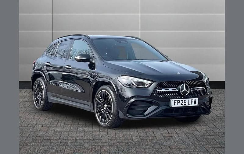 Used Mercedes GLA200 AMG Line Premium Plus 161 HP (118 kW) 2025 Black SUV