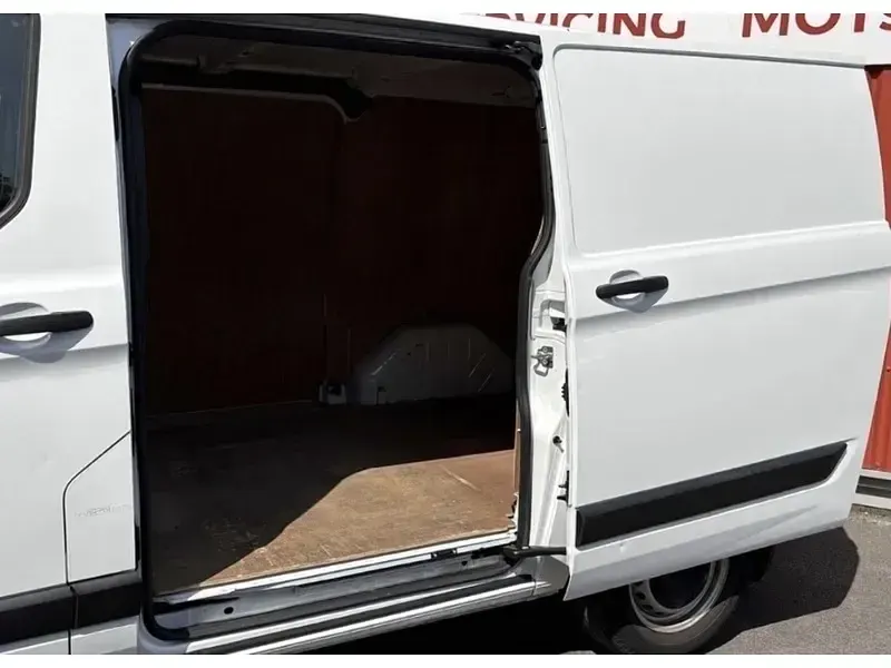 Used Ford Transit Custom 105 HP (77 kW) 2019 White Van