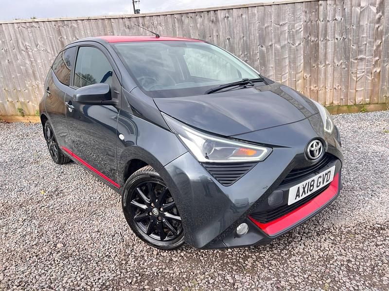 Used Toyota Aygo x-press 71 HP (52 kW) 2018 Grey Hatchback