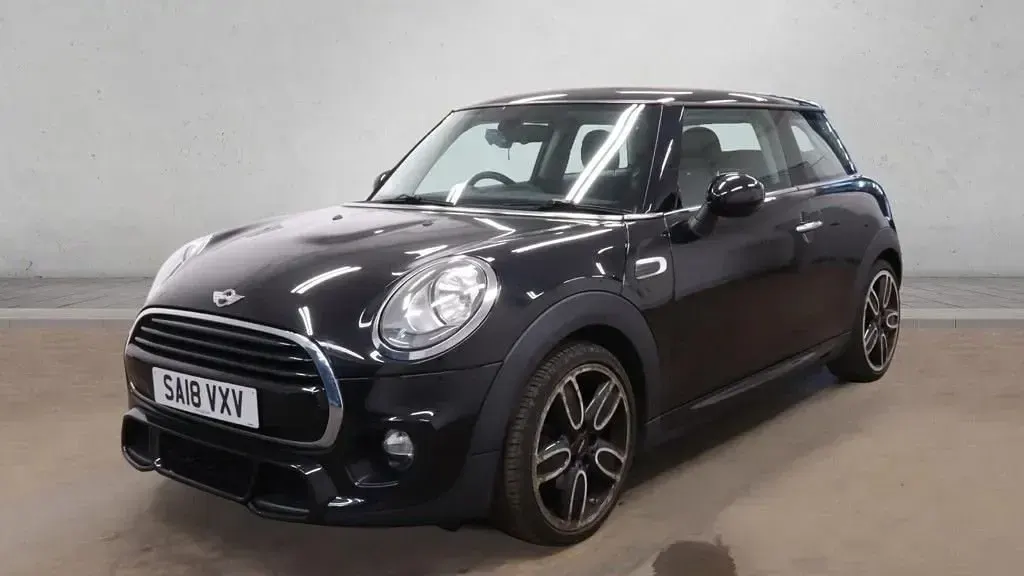 Używany Mini Cooper Hatch 136 KM (100 kW) 2018 Czarny Hatchback