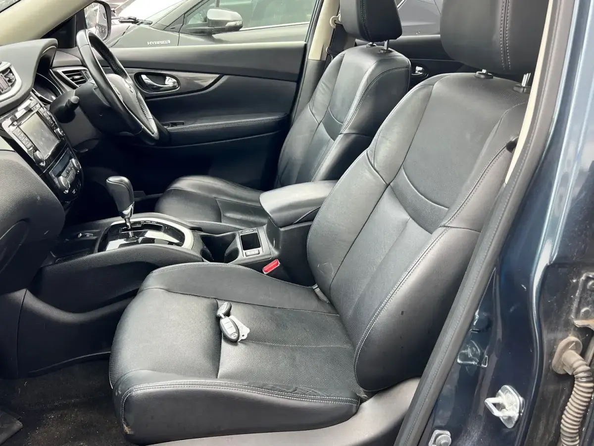 Used Nissan X-Trail Tekna 130 HP (95 kW) 2015 Blue SUV