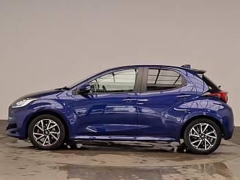 Used Toyota Yaris Hybrid Design 116 HP (85 kW) 2023 Blue Hatchback