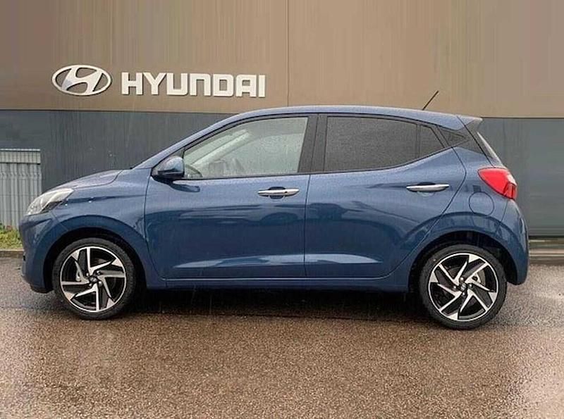 Neu Hyundai i10 Premium 79 PS (58 kW) 2025 Blau Kleinwagen
