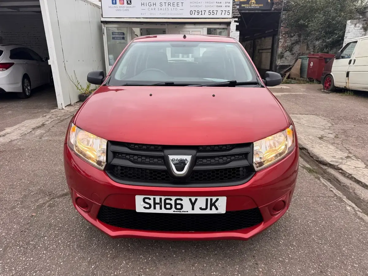 Used Dacia Sandero Ambiance 75 HP (55 kW) 2016 Red Hatchback