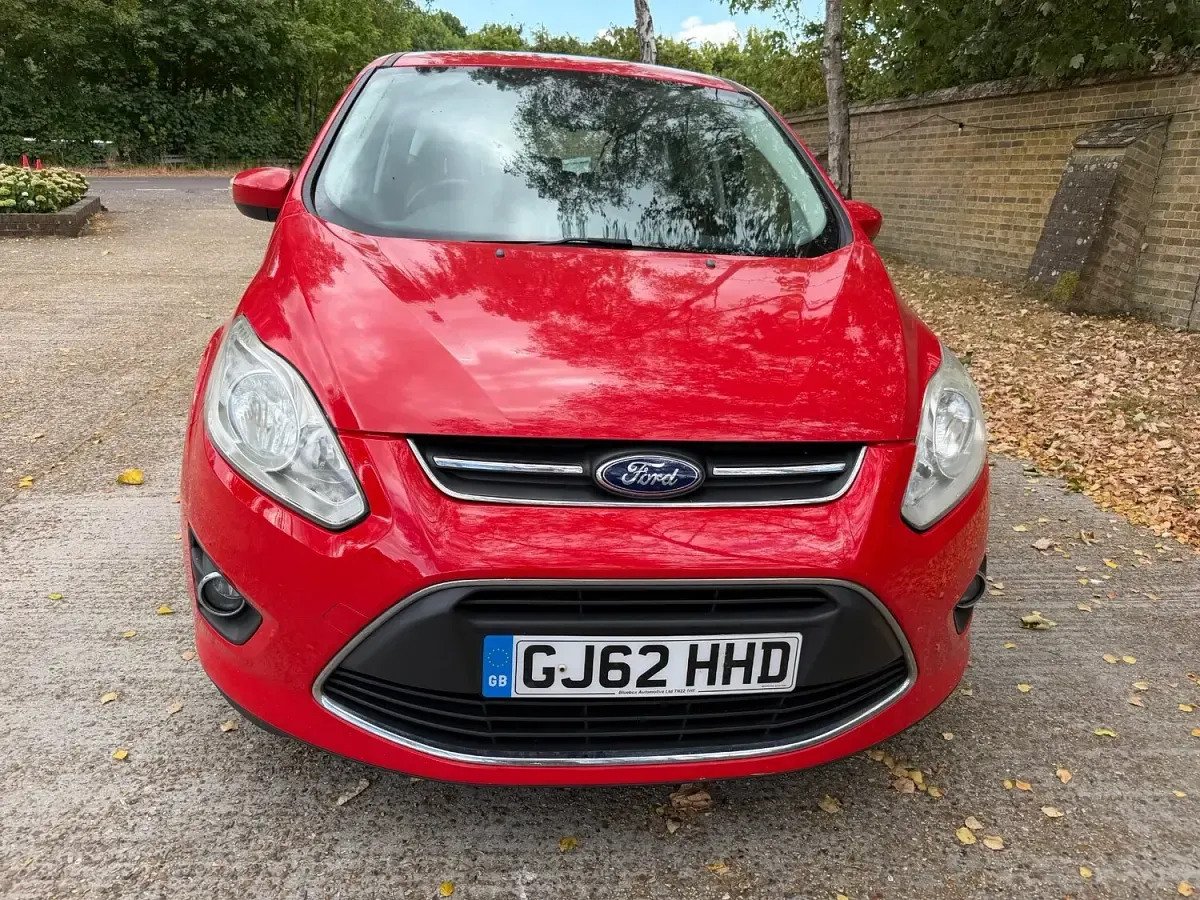 Used Ford C-MAX Zetec 103 HP (75 kW) 2012 Red MPV