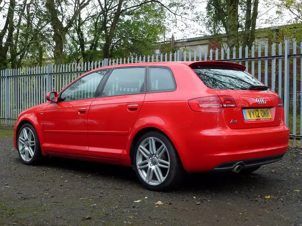 Used Audi A3 Sportback S-Line 140 HP (102 kW) 2012 Red Hatchback