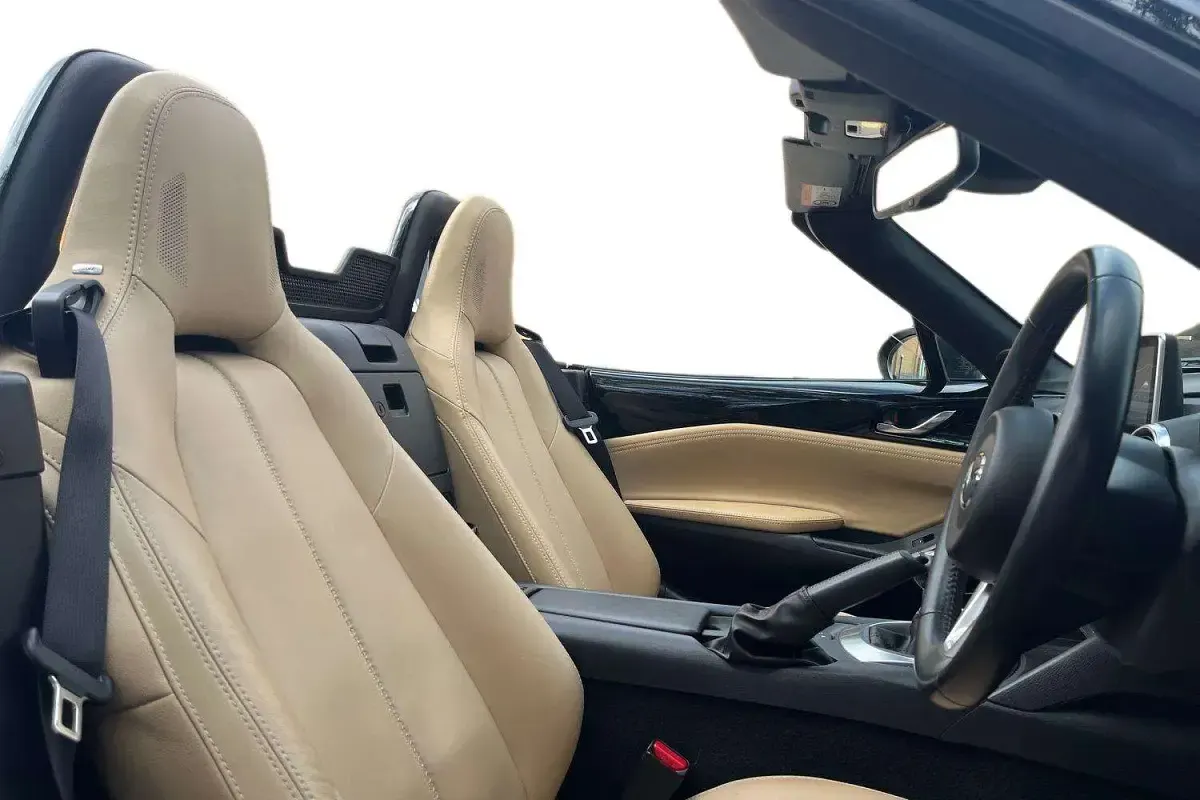 Used Mazda MX5 Inclusive 160 HP (117 kW) 2017 Black Cabriolet