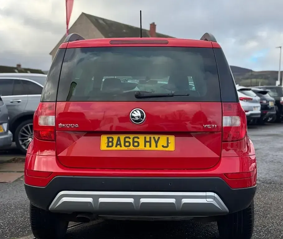 Used Skoda Yeti SE L 110 HP (80 kW) 2017 Red SUV