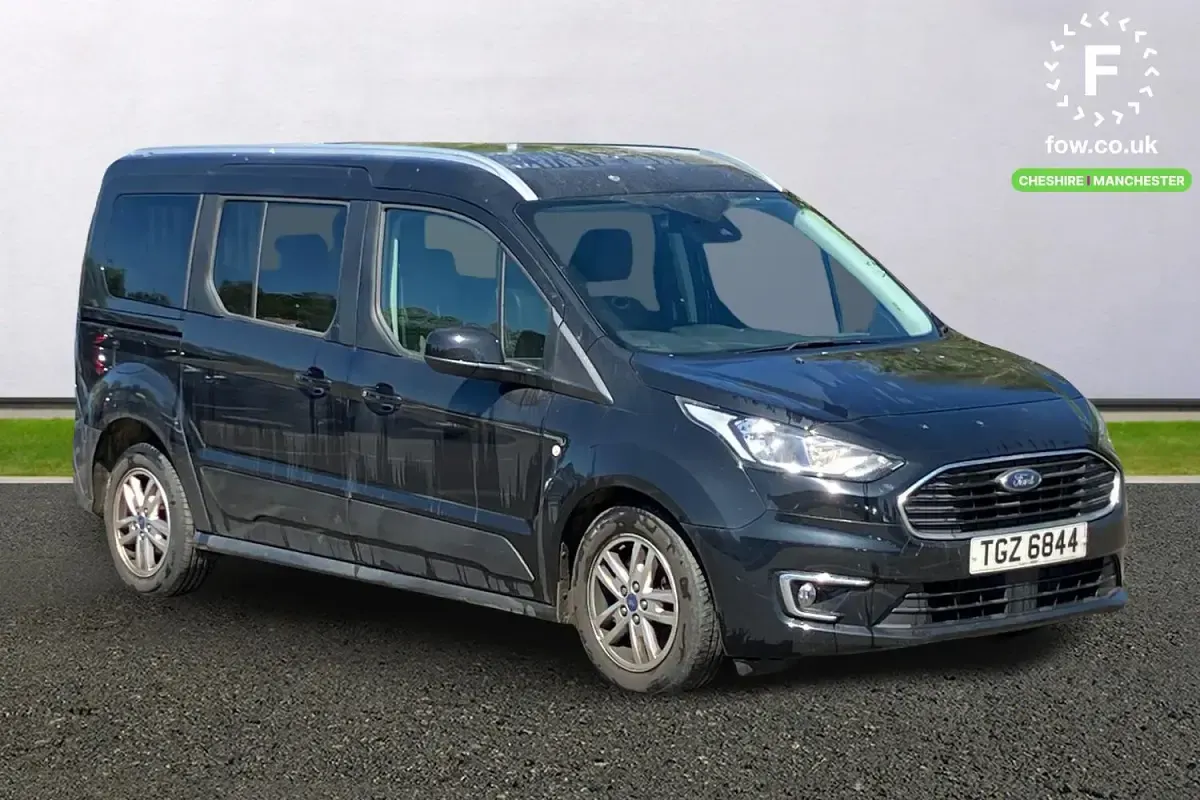 Used Ford Tourneo Titanium 120 HP (88 kW) 2021 Estate