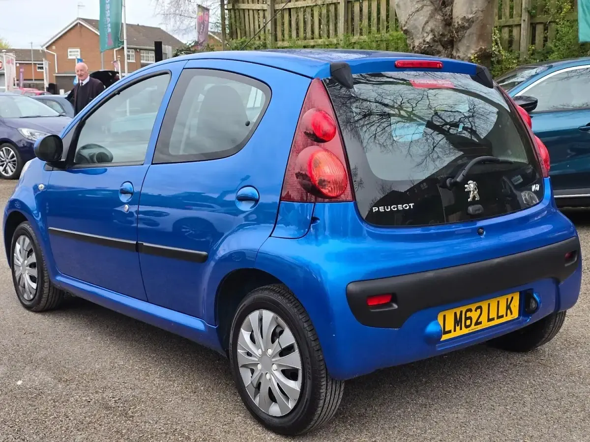 Used Peugeot 107 Active 68 HP (50 kW) 2012 Blue Hatchback