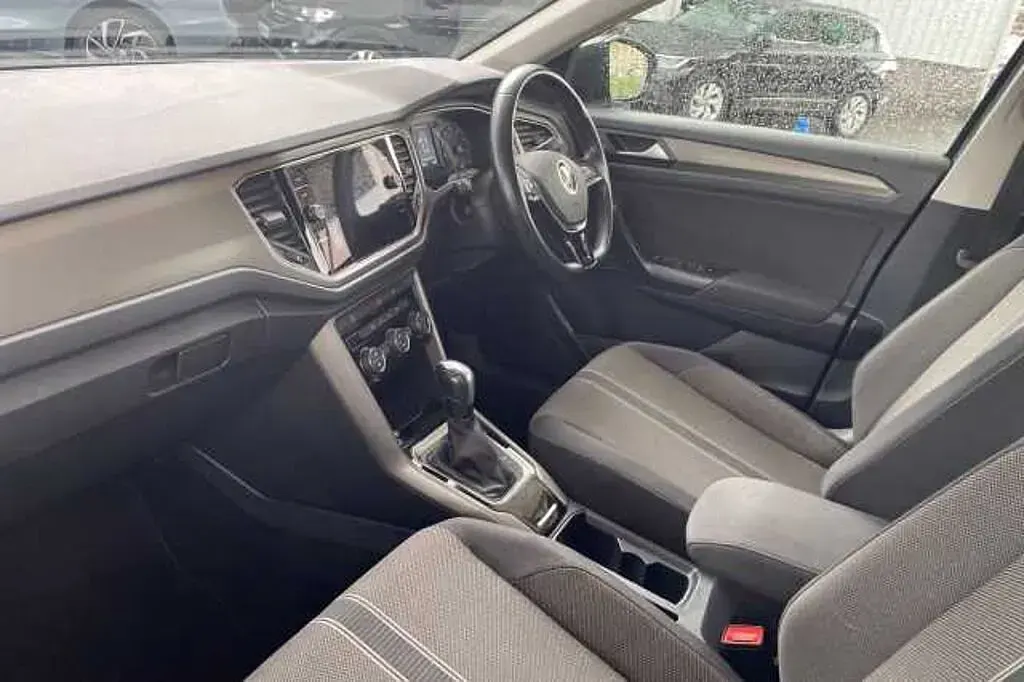 Usado VW T-Roc SE 150 HP (110 kW) 2021 Cinzento SUV