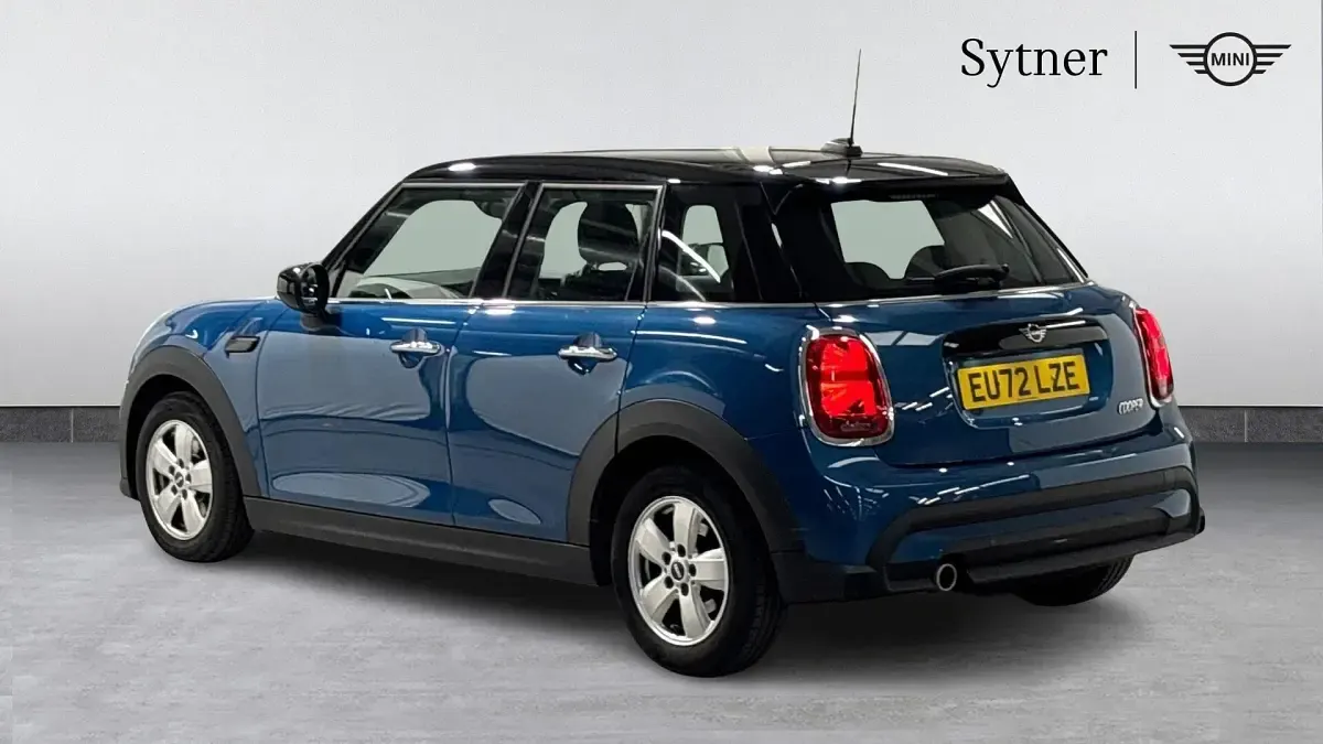 Used Mini Cooper Classic 134 HP (98 kW) 2022 Blue Hatchback