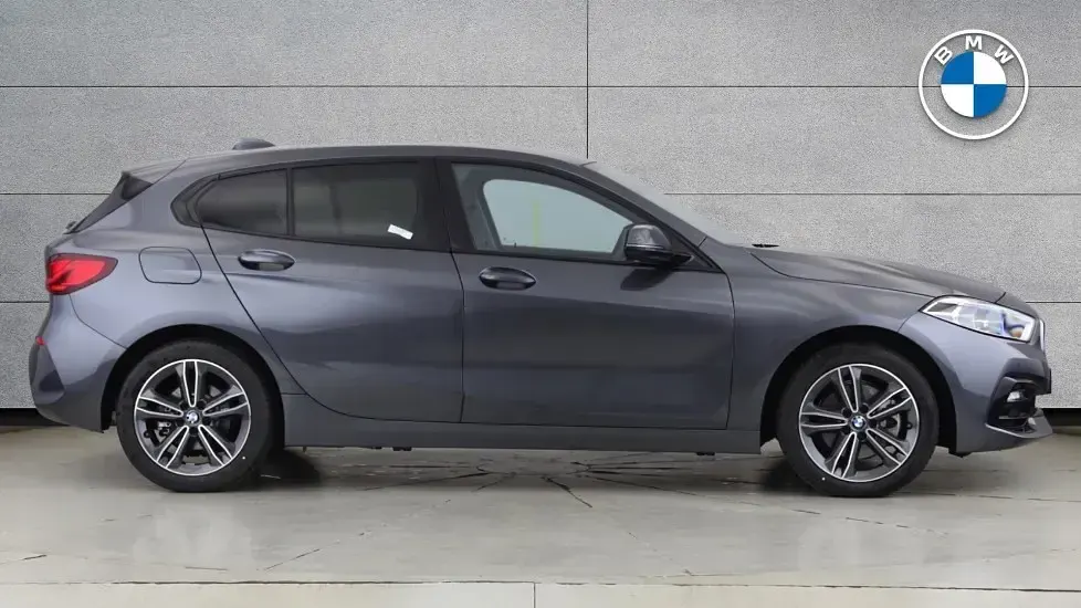 Used BMW 118 Sport Line 138 HP (101 kW) 2019 Grey Hatchback