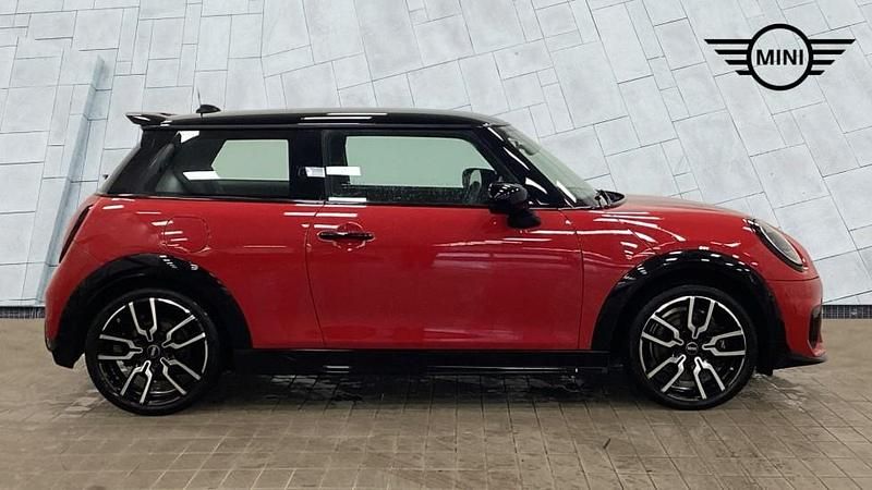 Second-hand Mini Cooper Hatch 113 kW (154 CP) 2025 Roșu Hatchback