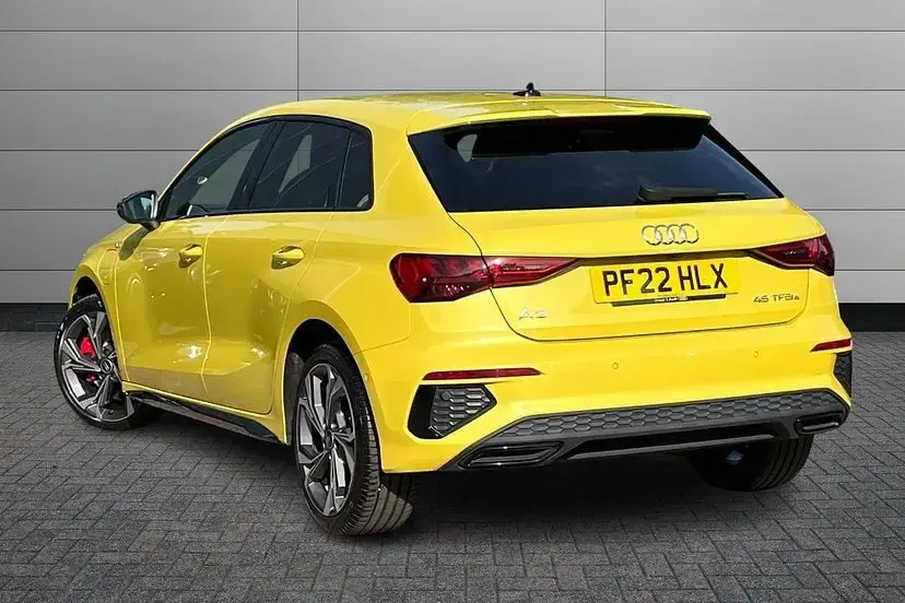 Used Audi A3 Sportback e-tron Competition 242 HP (177 kW) 2022 Yellow Hatchback