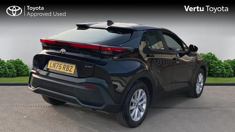 Used Toyota C-HR 140 HP (102 kW) 2025 Black SUV
