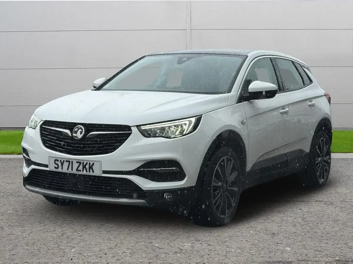 Used Vauxhall Grandland X Elite 128 HP (94 kW) 2022 White SUV
