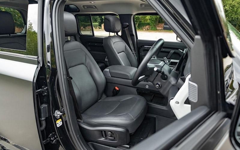 Used Land Rover Defender HSE 249 HP (183 kW) 2024 Black SUV