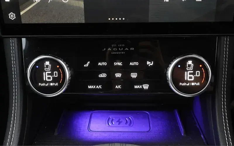 Used Jaguar F-Pace R-Dynamic 204 HP (150 kW) 2023 Black SUV