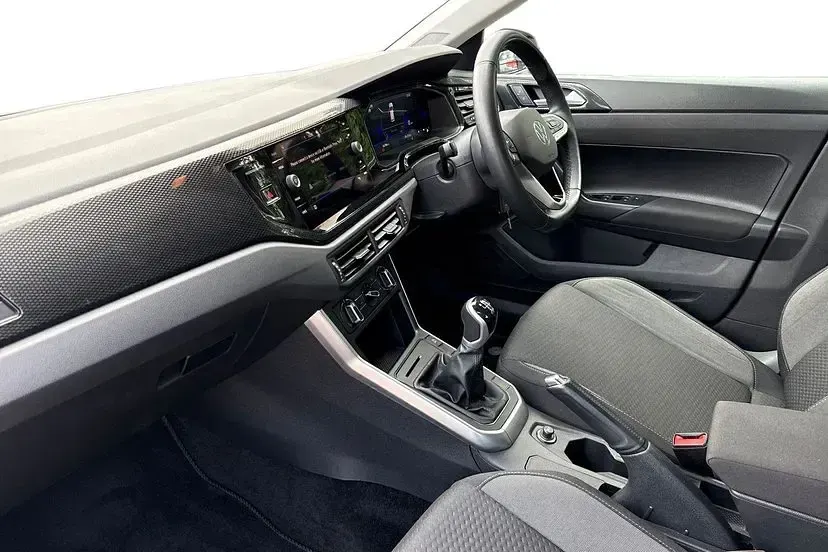 Used VW Polo Life 80 HP (58 kW) 2023 Ascot grey Hatchback