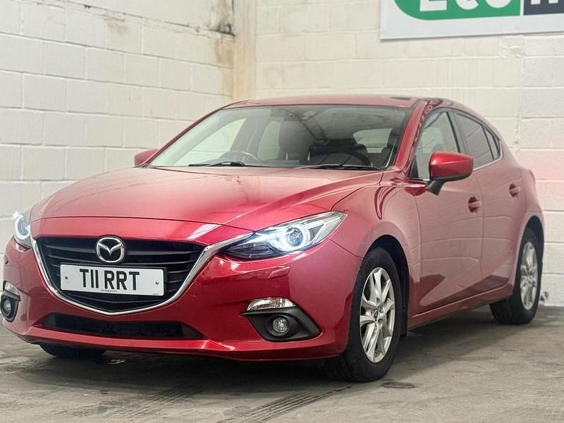 Used Mazda 3 2015 Red Hatchback