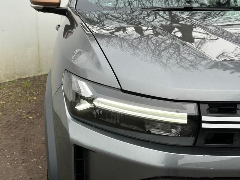 New Dacia Duster Extreme 143 HP (105 kW) 2025 Grey Hatchback