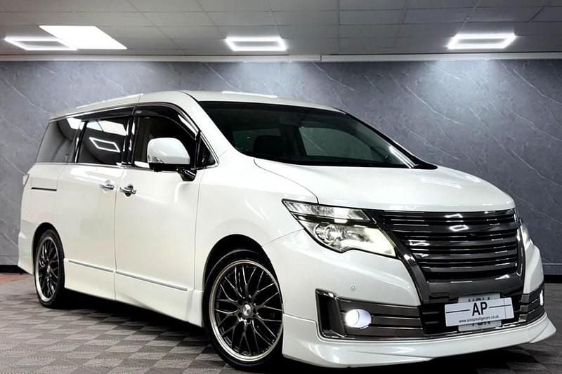 White Used 2014 Mitsubishi Shogun SUV | £11,990 (Good price) - Image 1/1