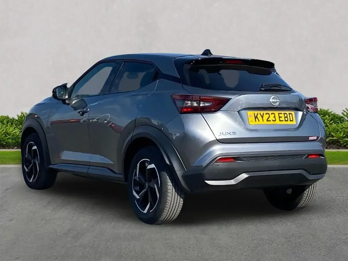 Used Nissan Juke N-Connecta 114 HP (83 kW) 2023 Grey SUV