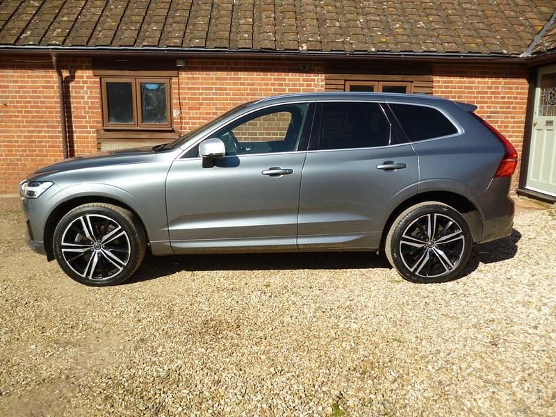 Used Volvo XC60 R-Design 190 HP (139 kW) 2018 Grey SUV