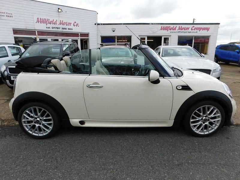 Used Mini Cooper Cabriolet 122 HP (89 kW) 2013 White Cabriolet