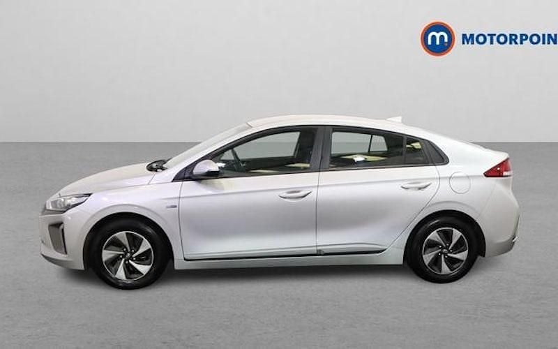 Used Hyundai Ioniq SE 141 HP (103 kW) 2018 Silver Hatchback