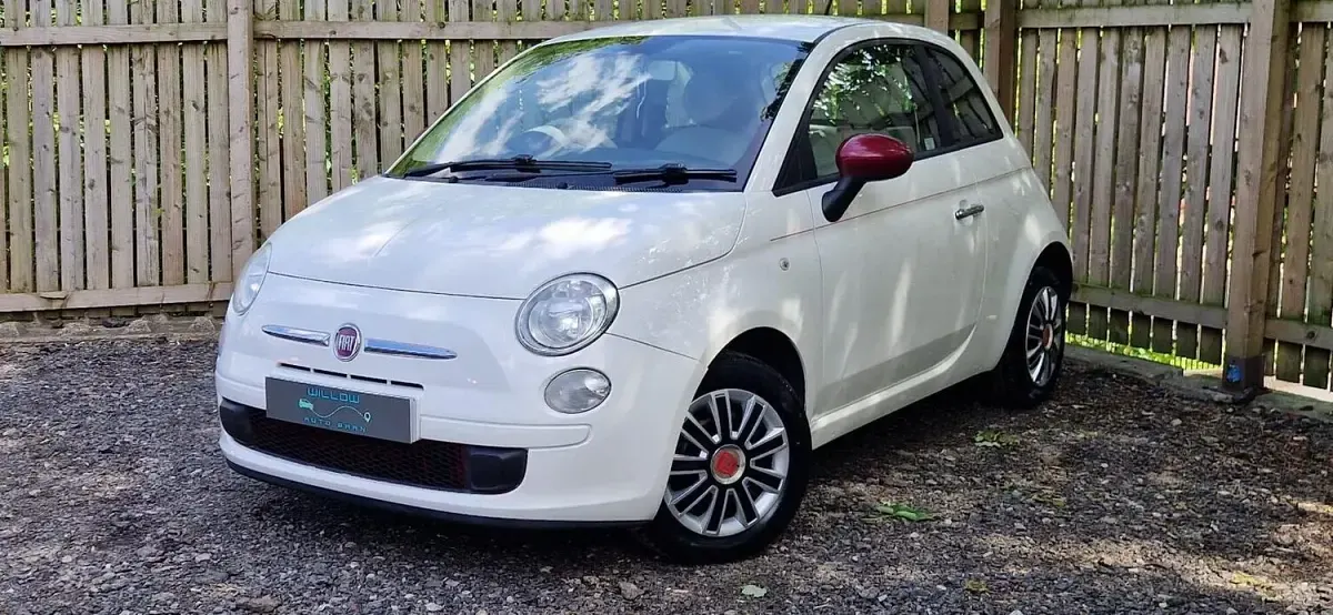 Gebraucht Fiat 500 Pop 69 PS (50 kW) 2011 Weiß Kleinwagen