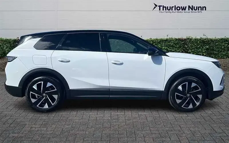 Used Vauxhall Grandland X S 145 HP (106 kW) 2025 White SUV