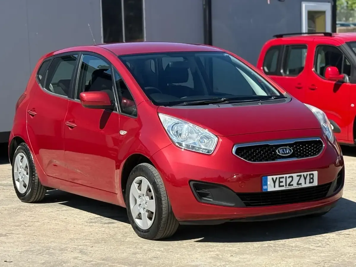 Used Kia Venga Air 90 HP (66 kW) 2012 Red Hatchback