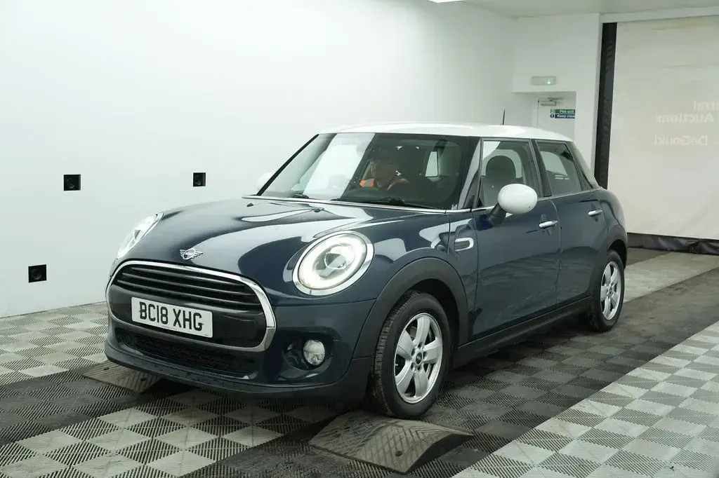 Used Mini Cooper Hatch 136 HP (100 kW) 2018 Blue Hatchback