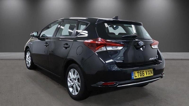 Used Toyota Auris Hybrid Business Edition 136 HP (100 kW) 2016 Black Hatchback