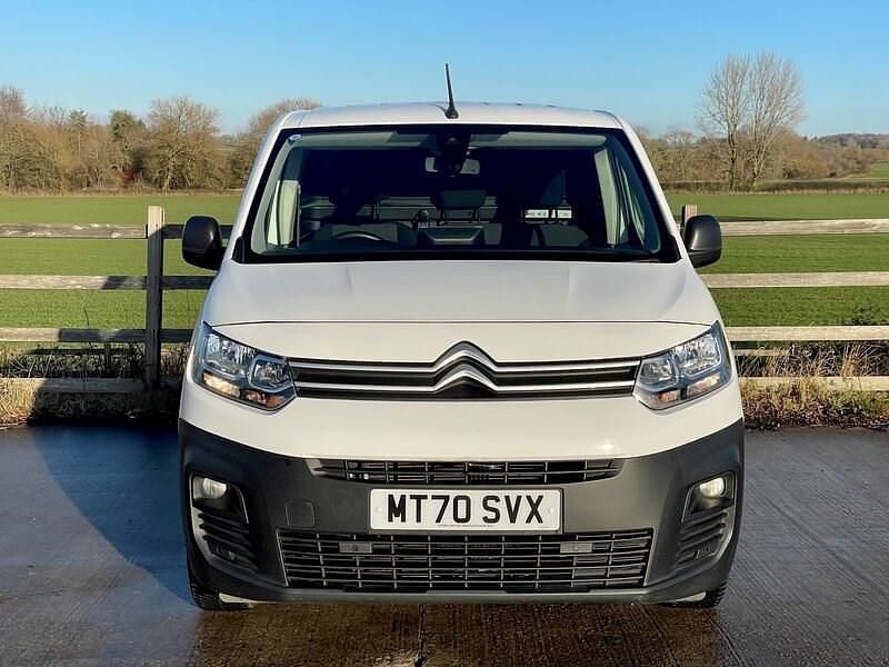 Used Citroën Berlingo 130 HP (95 kW) 2020 White MPV