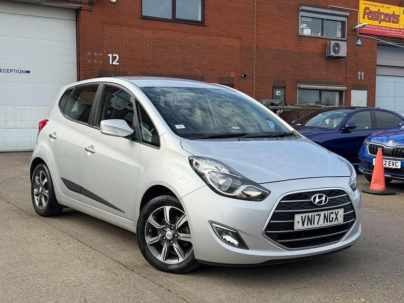 Used Hyundai ix20 SE 90 HP (66 kW) 2017 Silver Hatchback