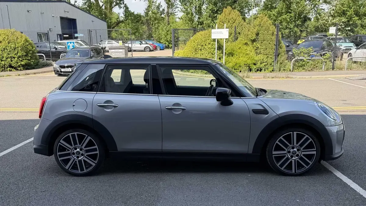 Used Mini Cooper Comfort 136 HP (100 kW) 2023 Silver Hatchback