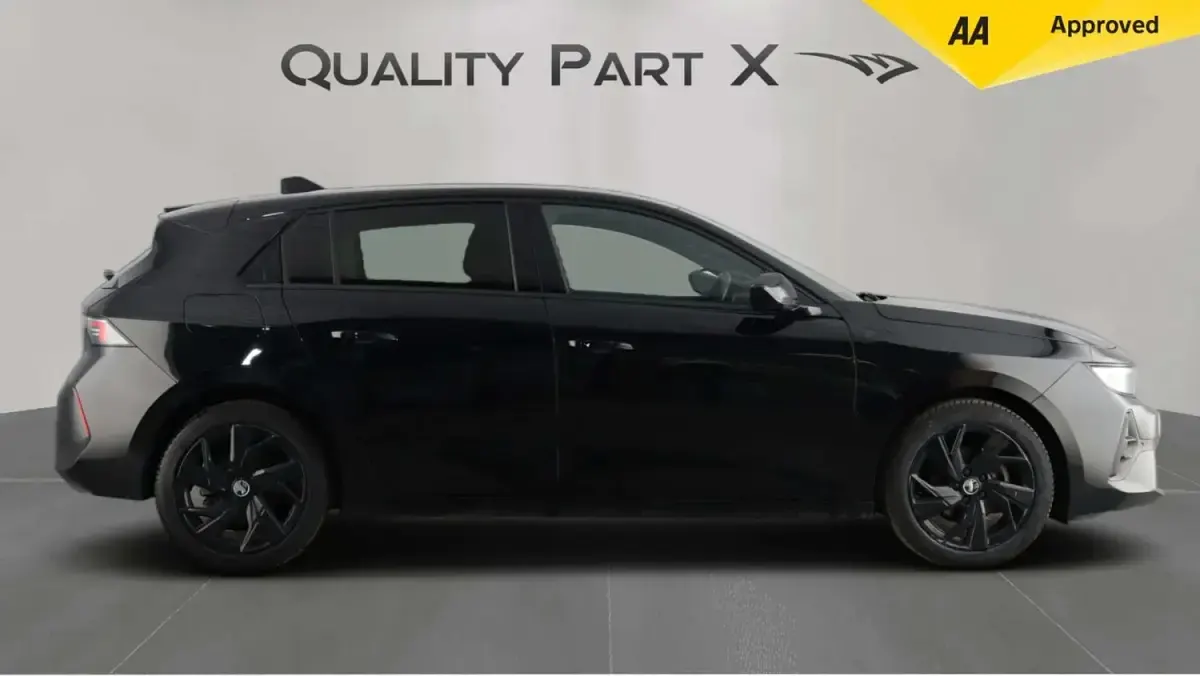 Used Vauxhall Astra GS Line 130 HP (95 kW) 2022 Black Hatchback