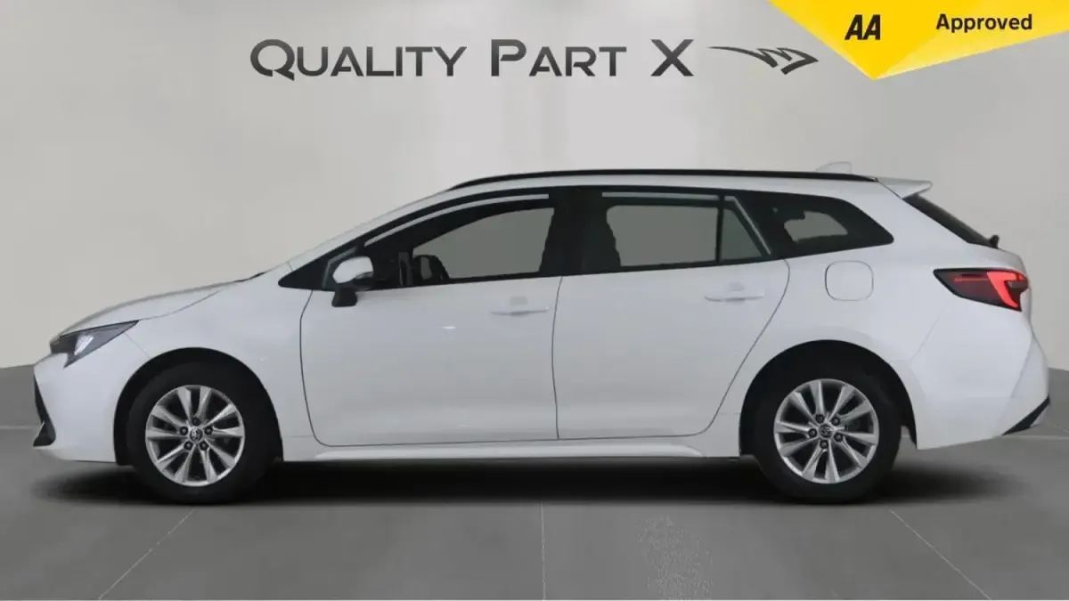 Usado Toyota Corolla 2023 Branco Carrinha