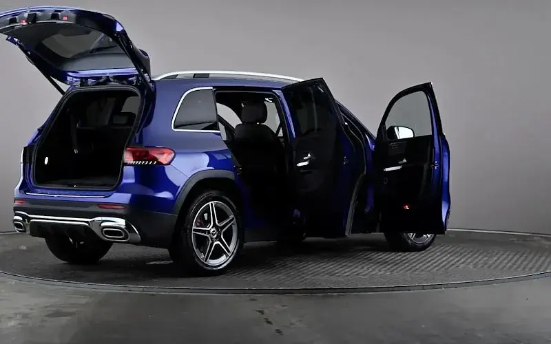 Used Mercedes GLB200 AMG line 163 HP (119 kW) 2021 Blue SUV