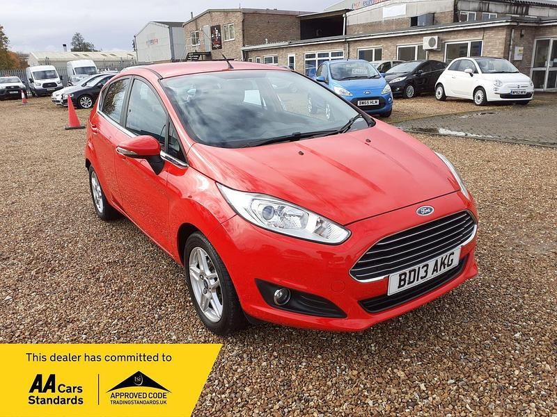 Red Used 2013 Ford Fiesta Zetec Hatchback | £5,495 (Fair price) - Image 1/4