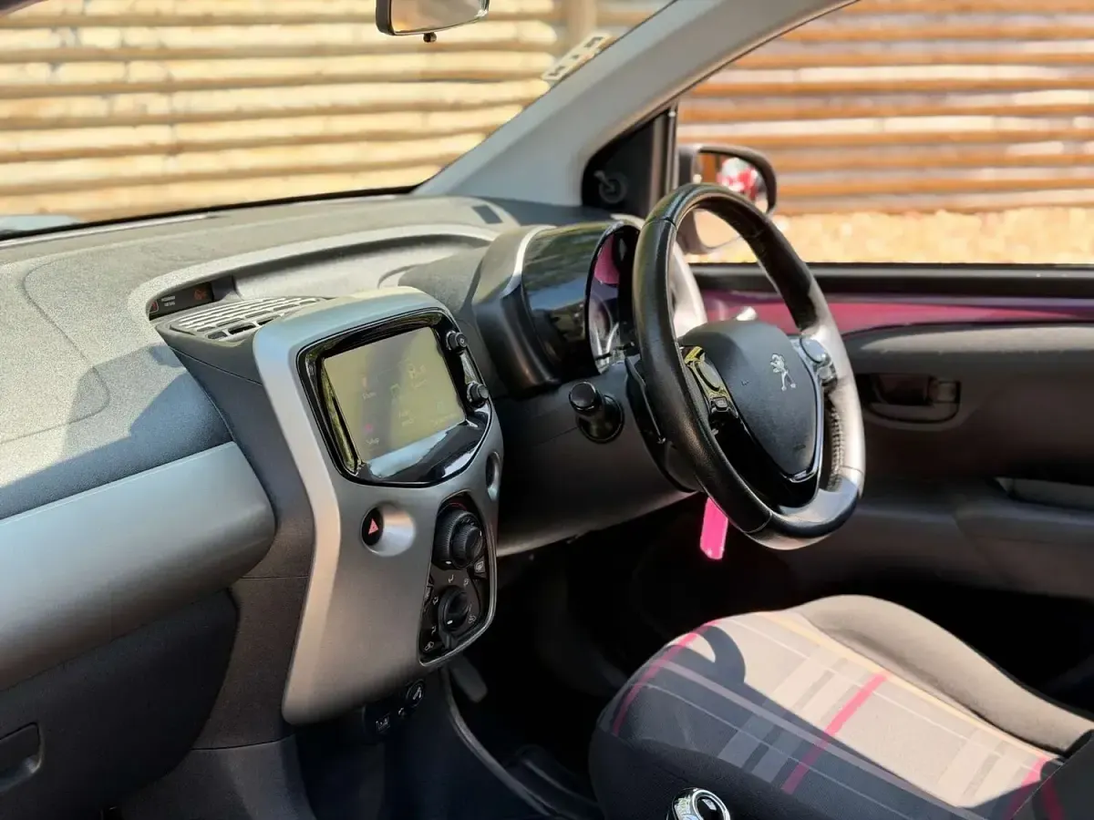 Used Peugeot 108 Active 68 HP (50 kW) 2016 Purple Hatchback