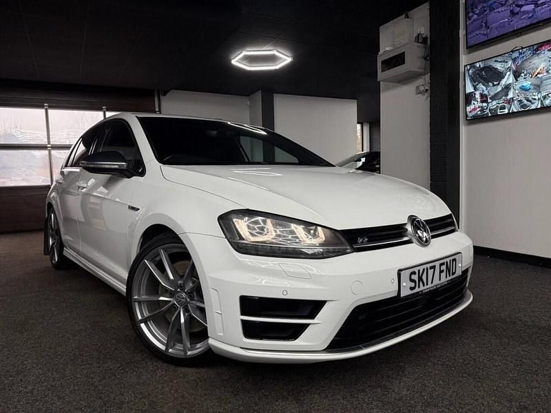 Begagnad VW Golf VII R 2017 Vit Halvkombi