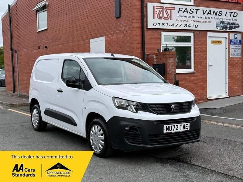 Used Peugeot Partner 100 HP (73 kW) 2022 White MPV