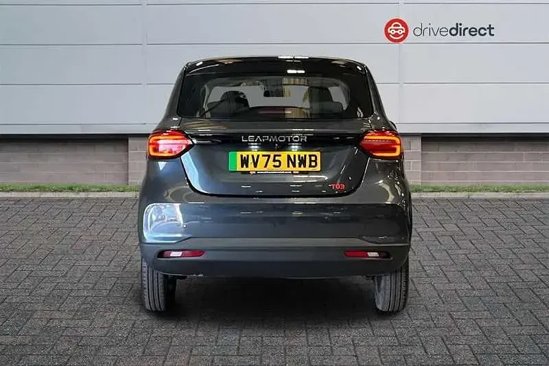Usado Leapmotor T03 69 kW (95 HP) 2025 Cinzento Citadino