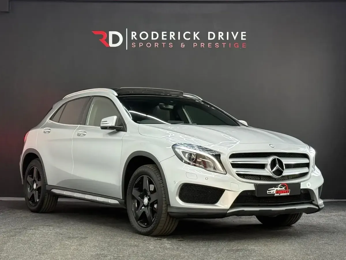 Käytetty Mercedes GLA220 AMG line 177 HP (130 kW) 2016 Hopea Katumaasturi